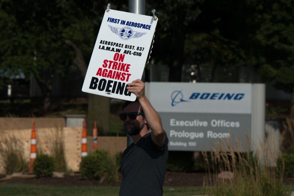 découvrez les dernières actualités sur la grève boeing 2025 : enjeux, causes, impact sur l'industrie aéronautique et conséquences pour les salariés et voyageurs.