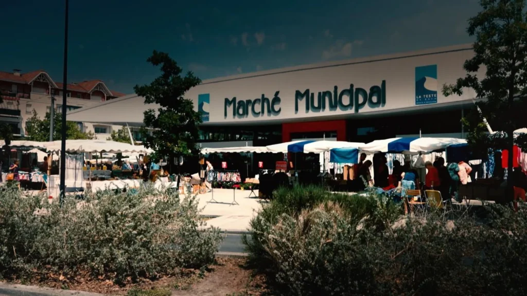 découvrez les meilleures offres et produits frais au marché de la teste. profitez d'achats locaux, de qualité et d'une ambiance conviviale pour toutes vos envies.