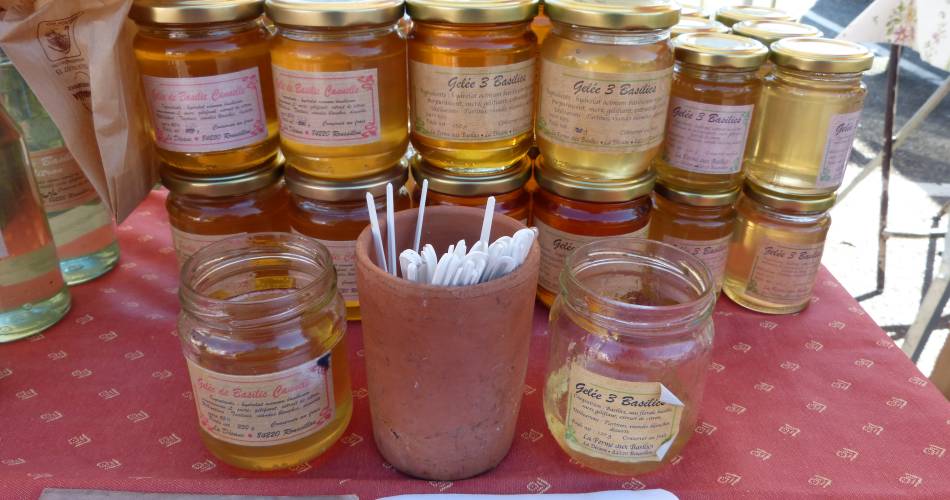 découvrez le marché d'apt, un lieu incontournable pour accéder à des produits locaux frais, artisanaux et de qualité, en plein cœur du vaucluse.
