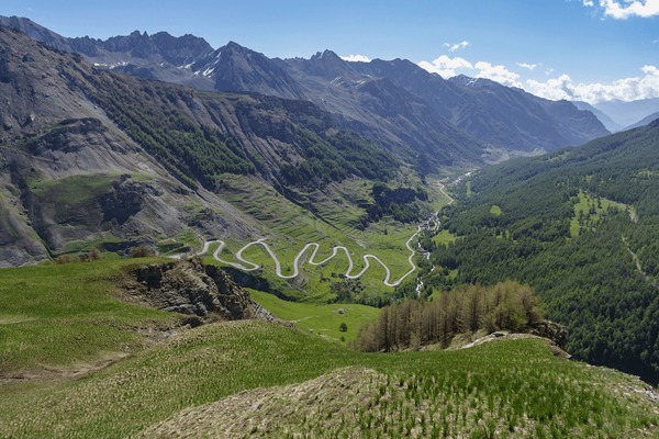 découvrez les conditions d'ouverture du col de larche, un passage incontournable entre la france et l'italie, avec toutes les informations pratiques pour planifier votre trajet en toute sérénité.