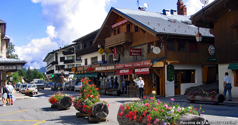 découvrez le marché des gets, un lieu incontournable pour savourer des produits locaux frais et artisanaux au cœur de la station de montagne.